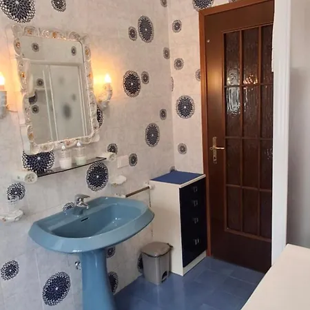 Gaudi דירה *