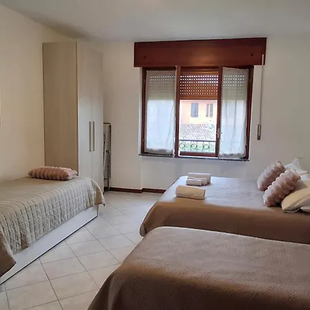 Gaudi Apartment Cornegliano Laudense
