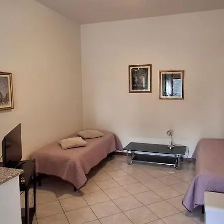Gaudi Apartment Cornegliano Laudense